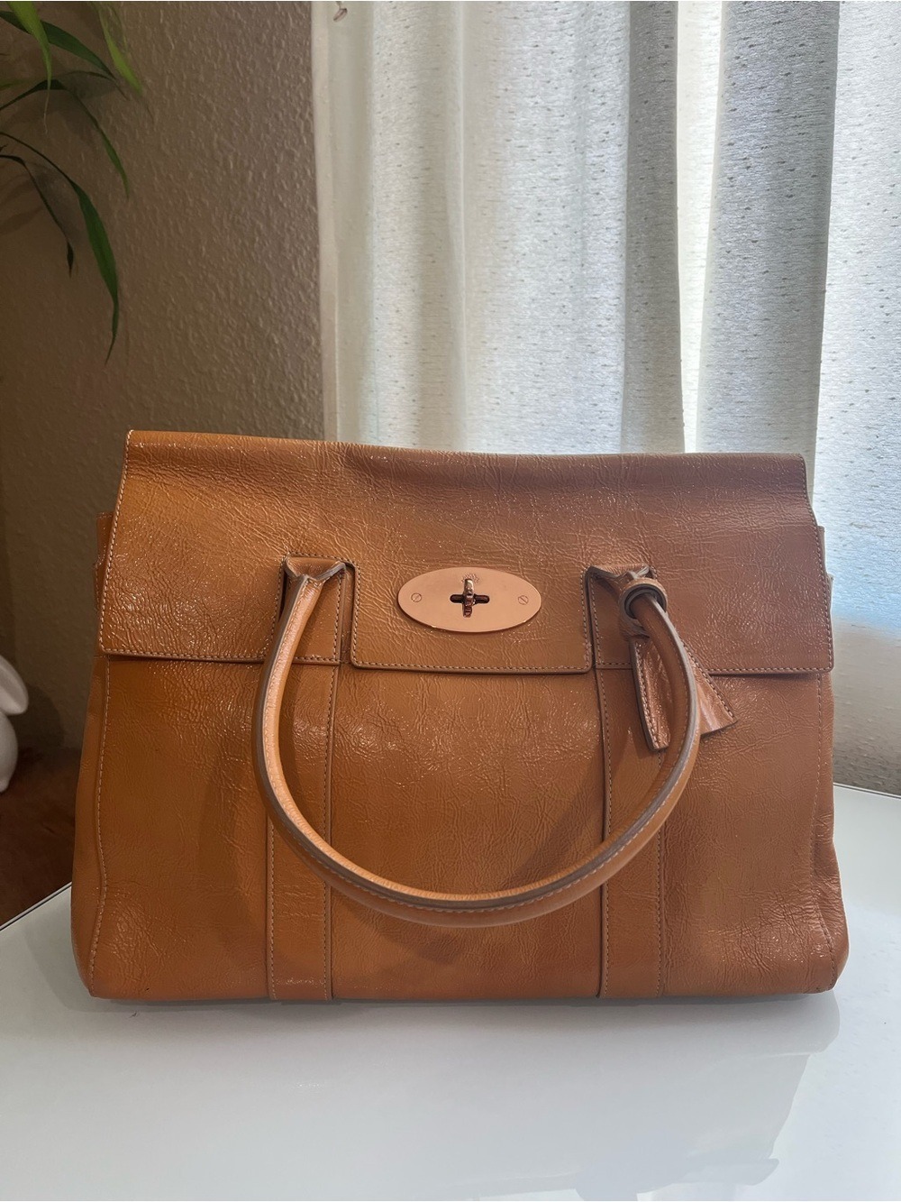 MULBERRY GLOSSY WRINKLED PATENT WARM CARAMEL/TAN LEATHER BAYSWATER - Picture 16 of 16